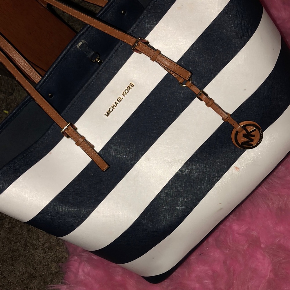Micheal Kors Purse